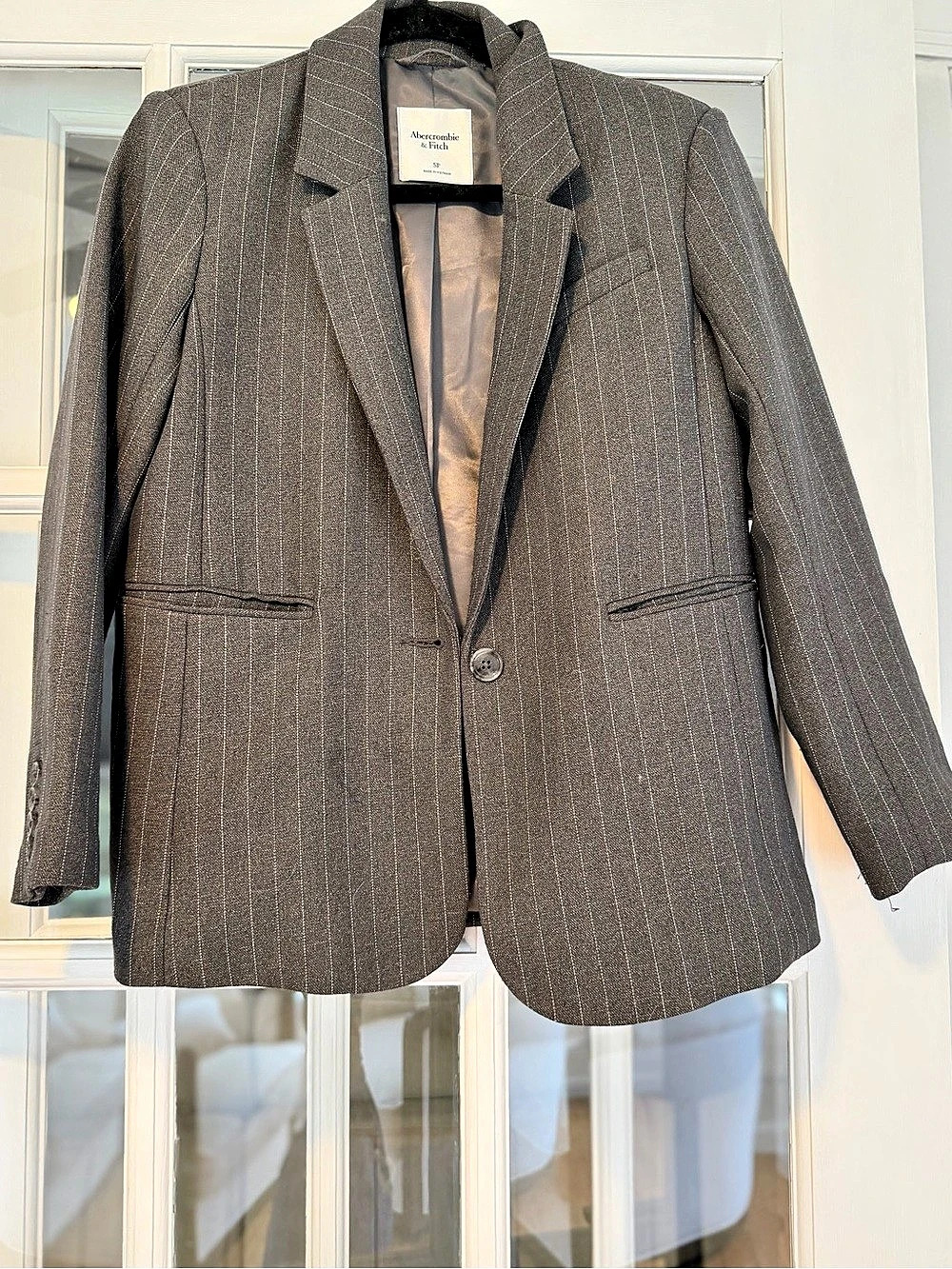 Abercrombie & Fitch Gray Pinstripe Blazer – Size Small Petite